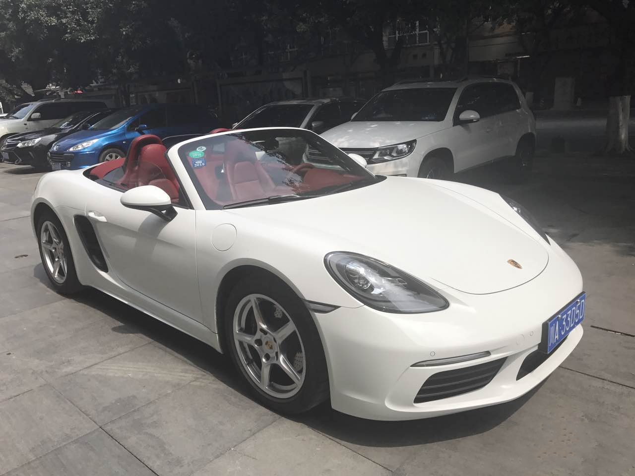 成都租車(chē)公司說(shuō)汽車(chē)在雨季的使用應(yīng)該注意哪些事情？