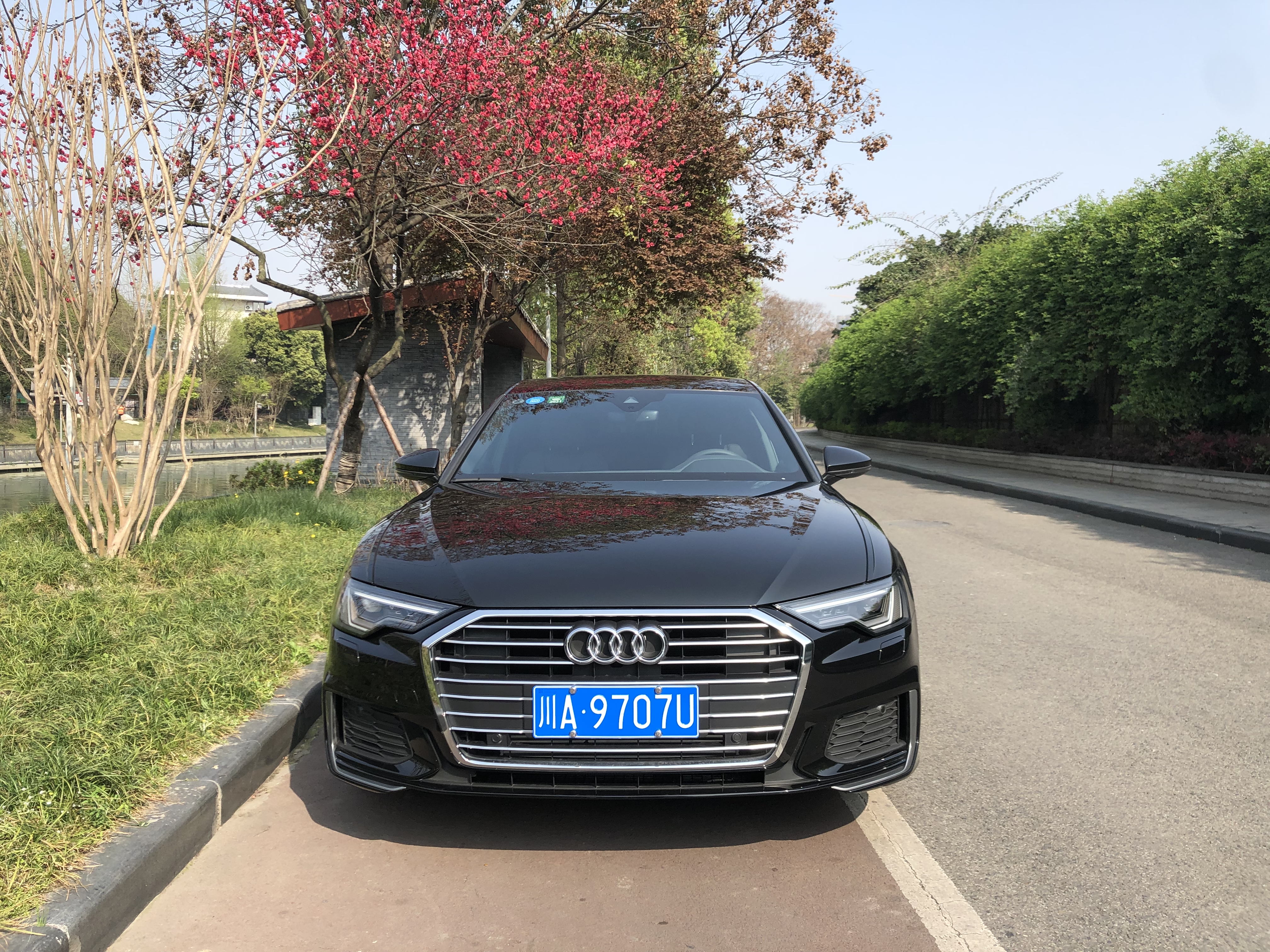 成都租車在節(jié)假日去西藏的游客多嗎