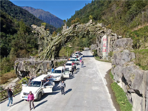 成都月租車多少錢一個(gè)月（成都租車多少錢）